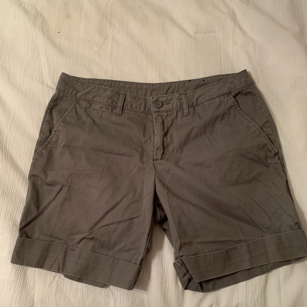 Gray Shorts for Summer ☀️